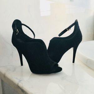 Beautiful Tall Black heels 👠